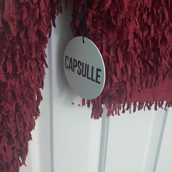 NWT Frill funky bell sleeve maroon sweater - Picture 4 of 4